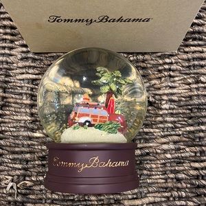 Tommy Bahama 🌟 Tropical Theme Snow Globe Decor